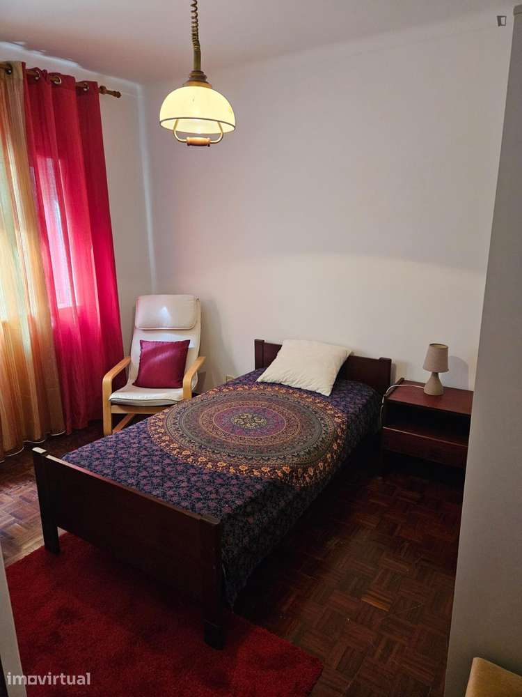 Quarto - localizado em Coselhas Coimbra - Grande imagem: 5/7