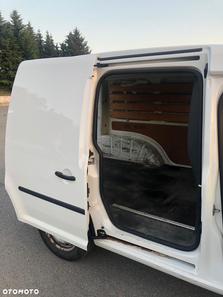 Volkswagen Caddy Cross - 13