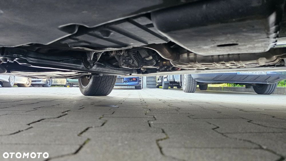 Volkswagen Touareg 6.0 W12 Automatik Sport - 36