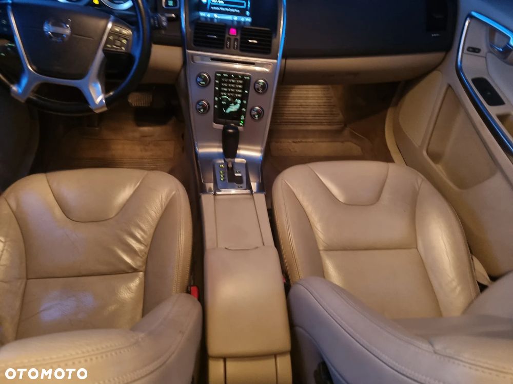 Volvo XC 60 - 8