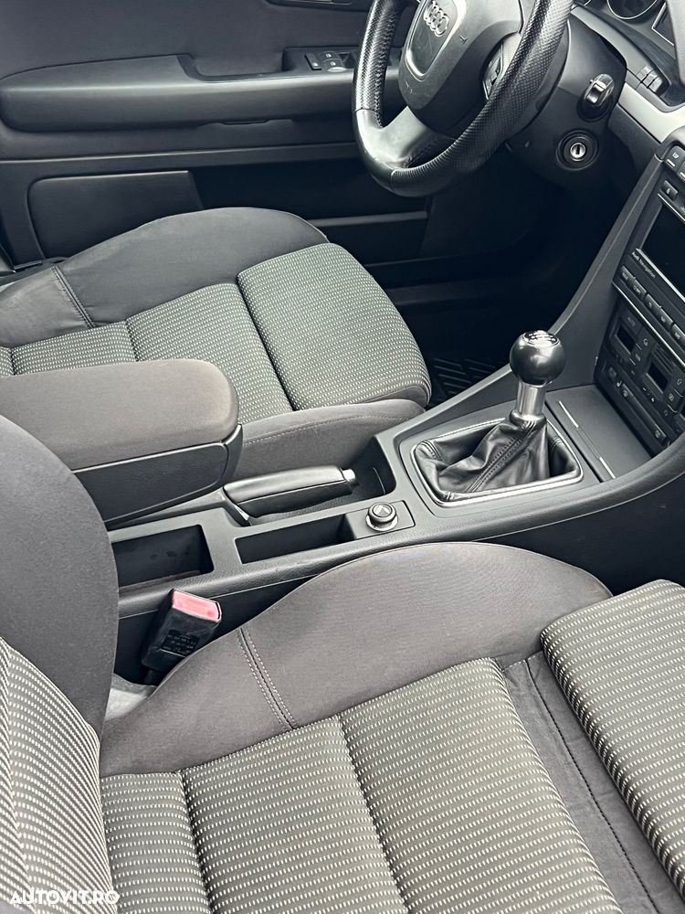 Audi A4 Avant 2.0 TDI - 9