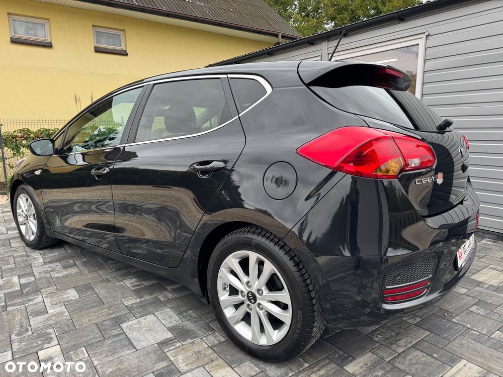 Kia Ceed 1.6 GDI Dream-Team Edition - 11
