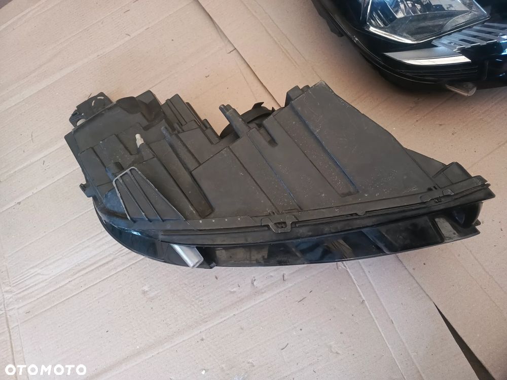 9810478080 LAMPA PRZEDNIA LEWA 3008 5008 II - 9