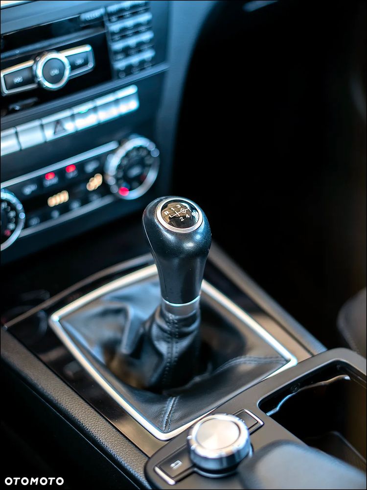 Mercedes-Benz Klasa C 180 (BlueEFFICIENCY) Elegance - 27