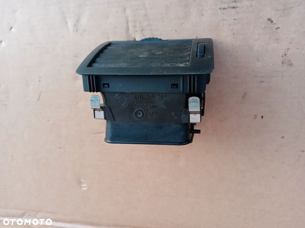 Kratka nawiewu powietrza prawa Skoda Fabia I 6Y0819702 - 2
