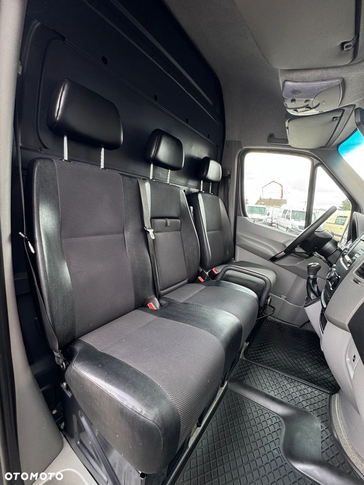 Mercedes-Benz SPRINTER 319 - 19