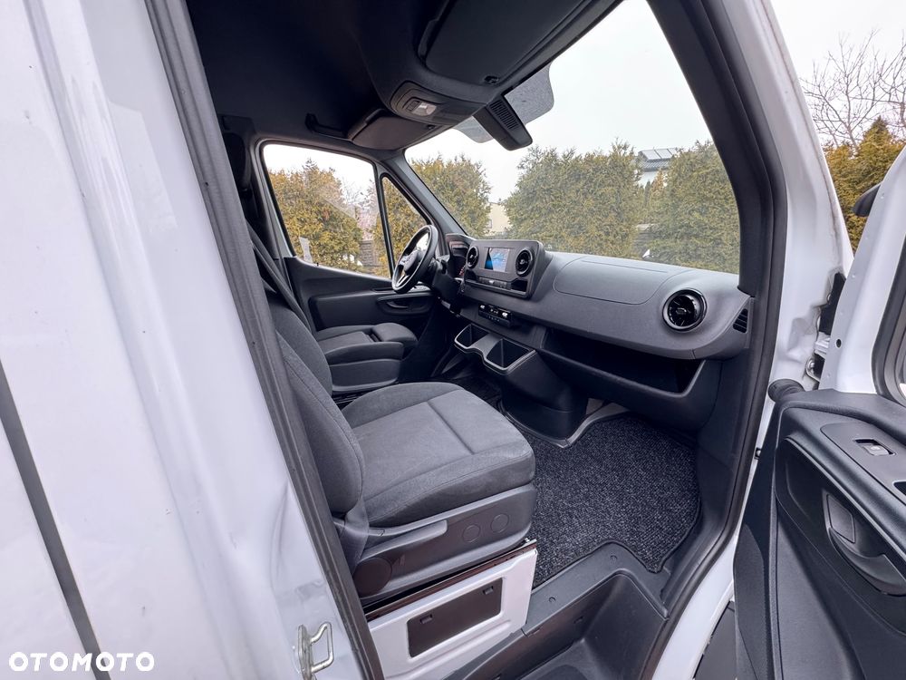 Mercedes-Benz Sprinter - 8