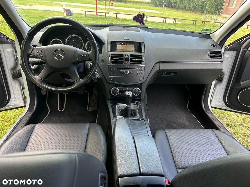 Mercedes-Benz Klasa C 180 Kompressor BlueEFFICIENCY - 39