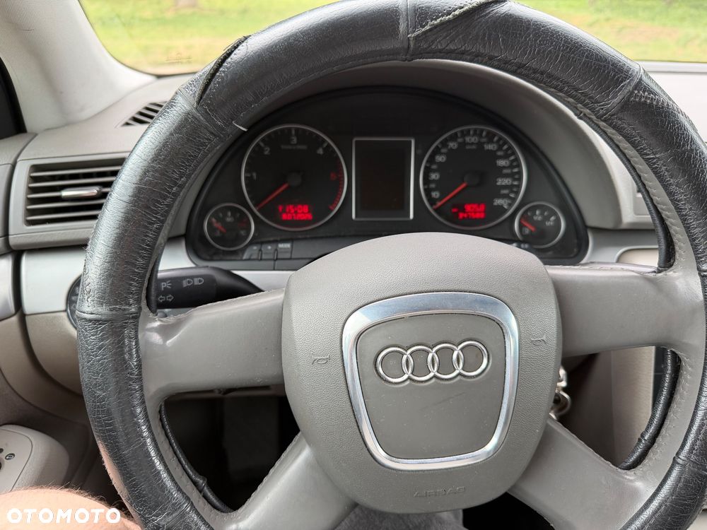 Audi A4 Limousine - 8