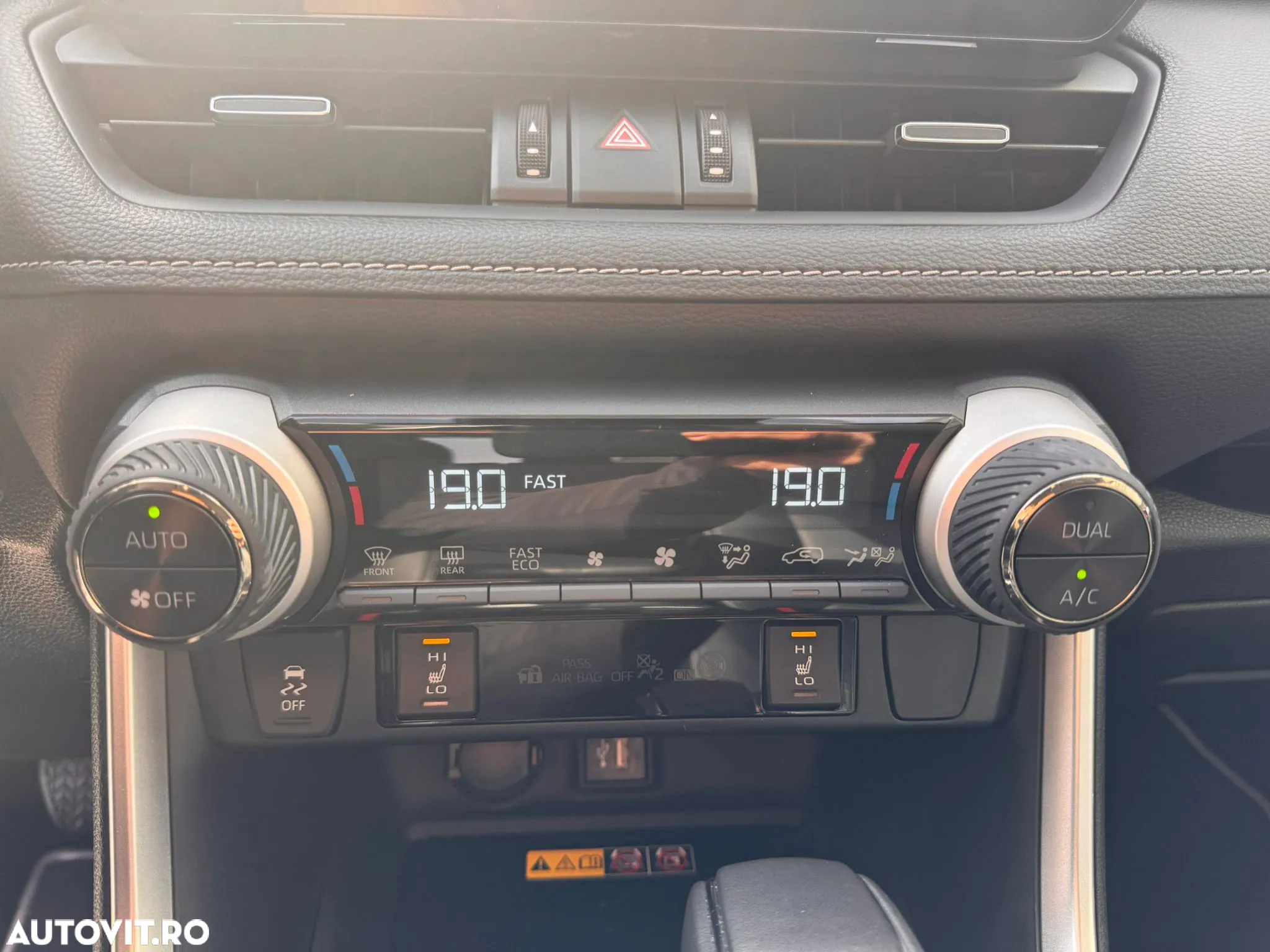 Toyota RAV4 2.5 Hybrid VVT-iE 4x4 Luxury - 15