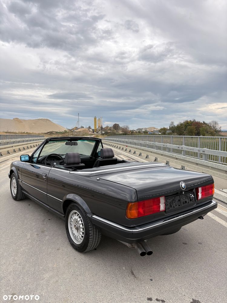 BMW Seria 3 320i - 5
