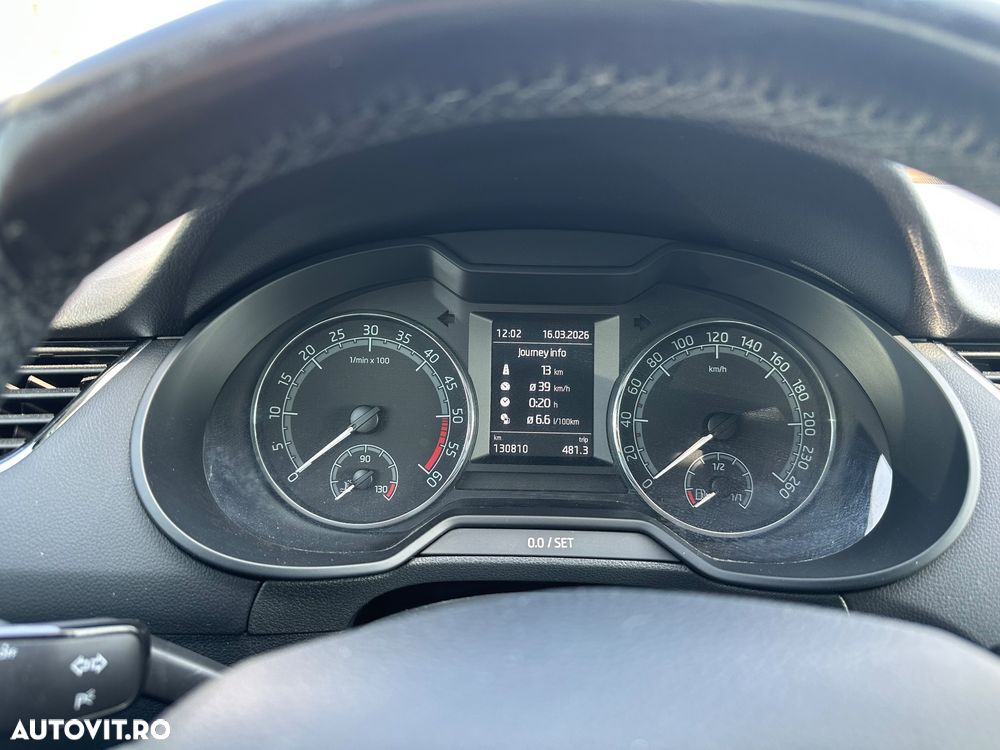 Skoda Octavia 1.6 TDI DSG Ambition - 1