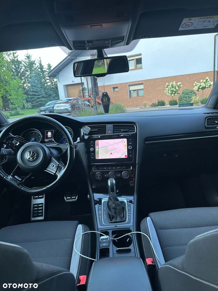 Volkswagen Golf - 10