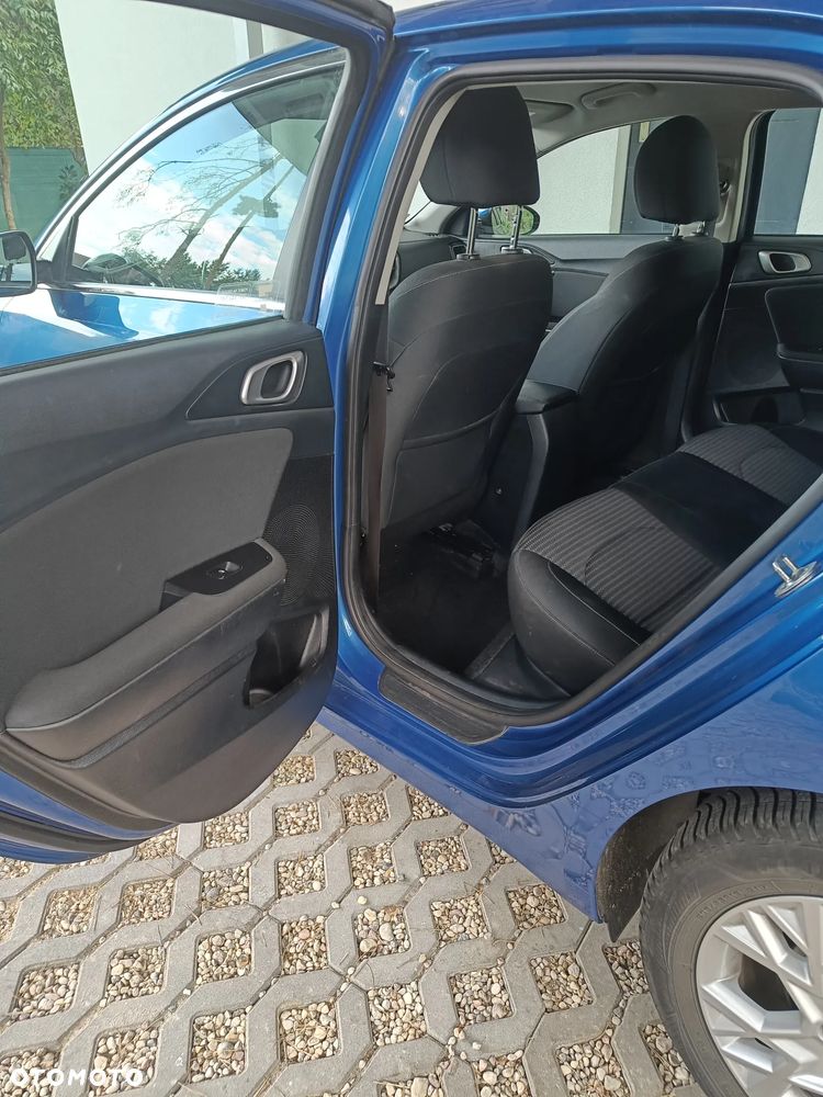 Kia Ceed 1.5 T-GDI M - 11