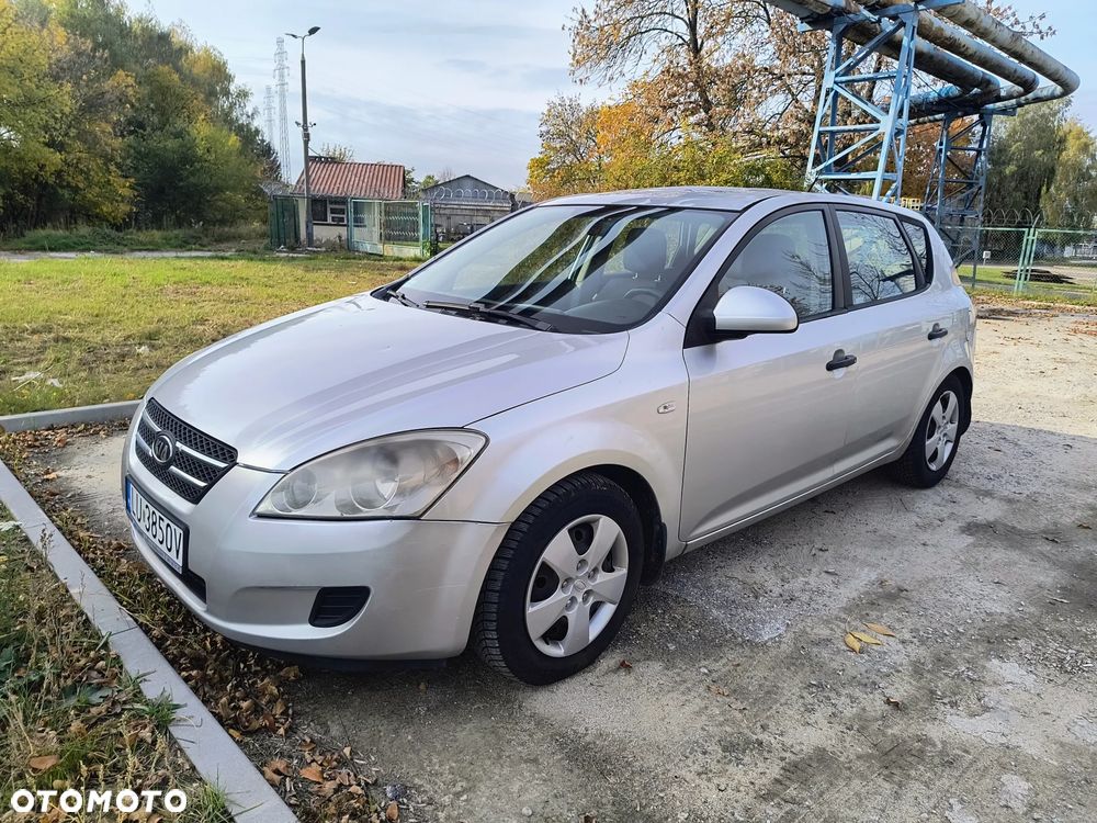 Kia Ceed - 1