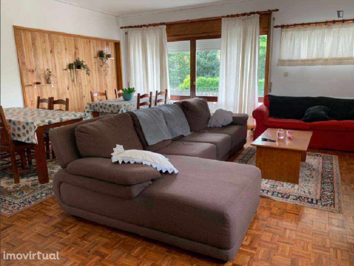 Quarto - localizado em Paranhos Porto - Grande imagem: 2/27