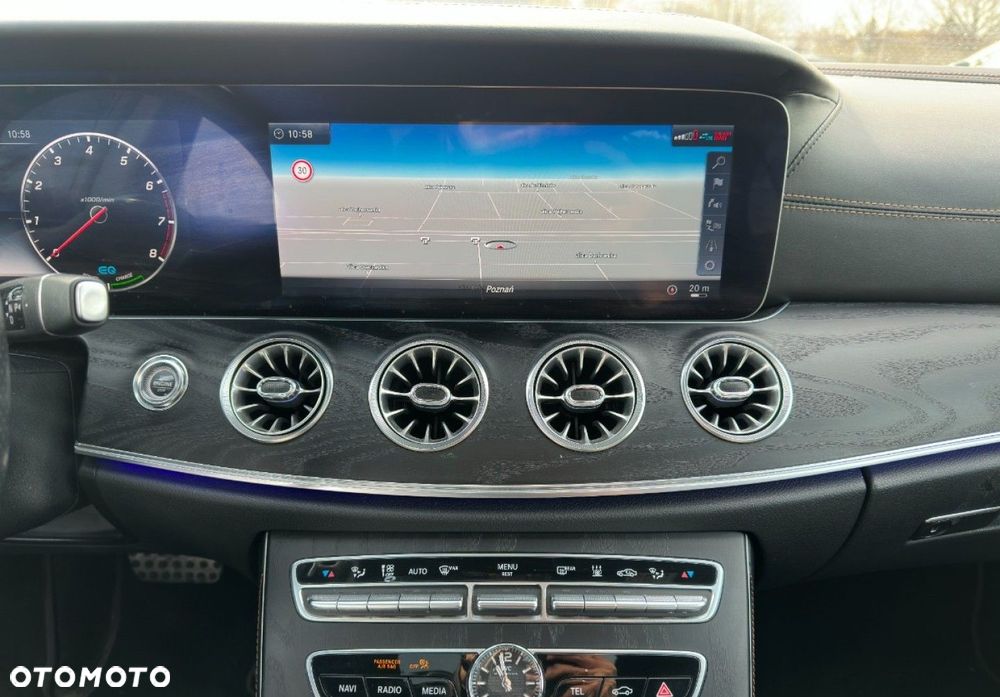 Mercedes-Benz CLS - 24