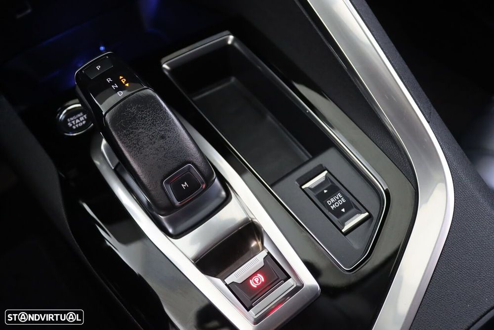 Peugeot 5008 1.2 PureTech Allure Pack EAT8 - 17