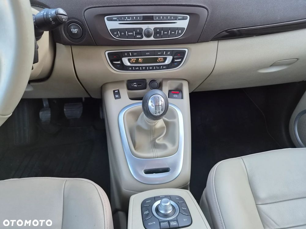 Renault Grand Scenic - 25