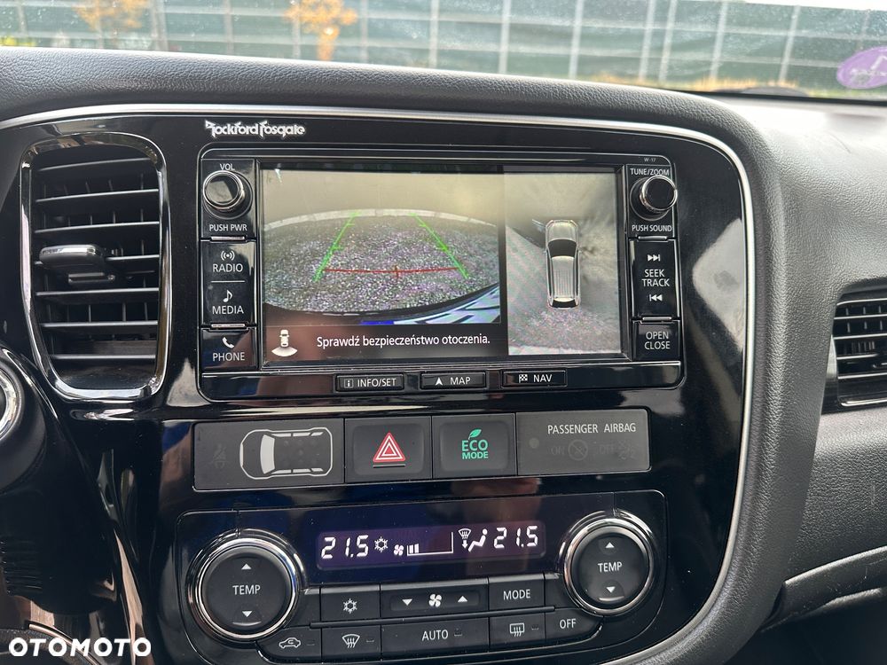 Mitsubishi Outlander 2.0 4WD Top - 24