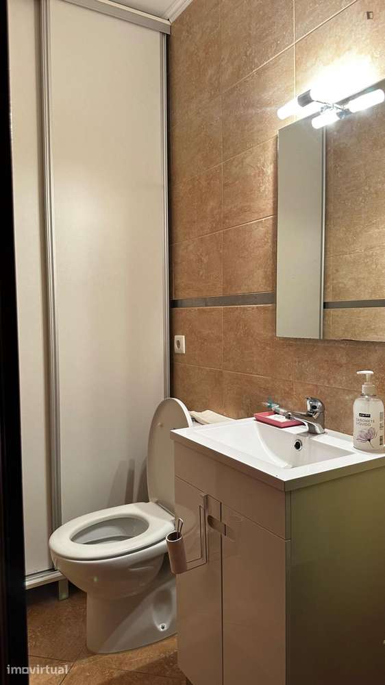 Quarto - localizado em Valongo Porto - Grande imagem: 5/18