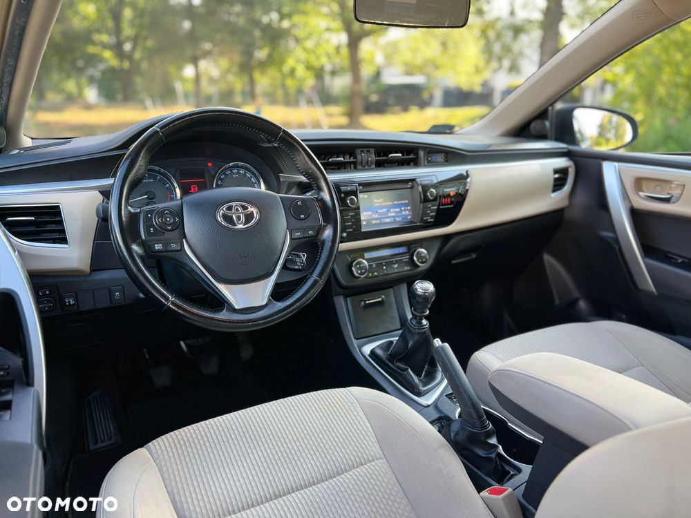 Toyota Corolla 1.6 Premium - 25