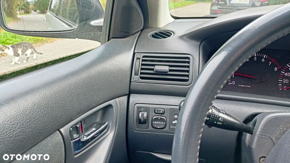 Toyota Corolla 1.6 VVT-i Sol - 15