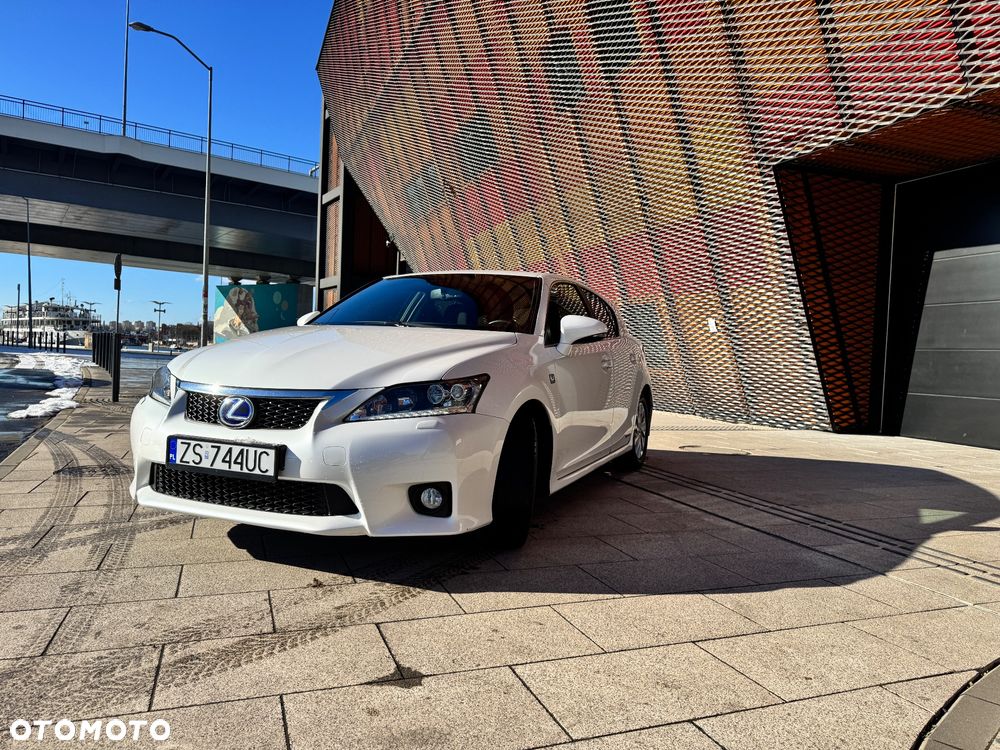 Lexus CT 200h F Sport - 4