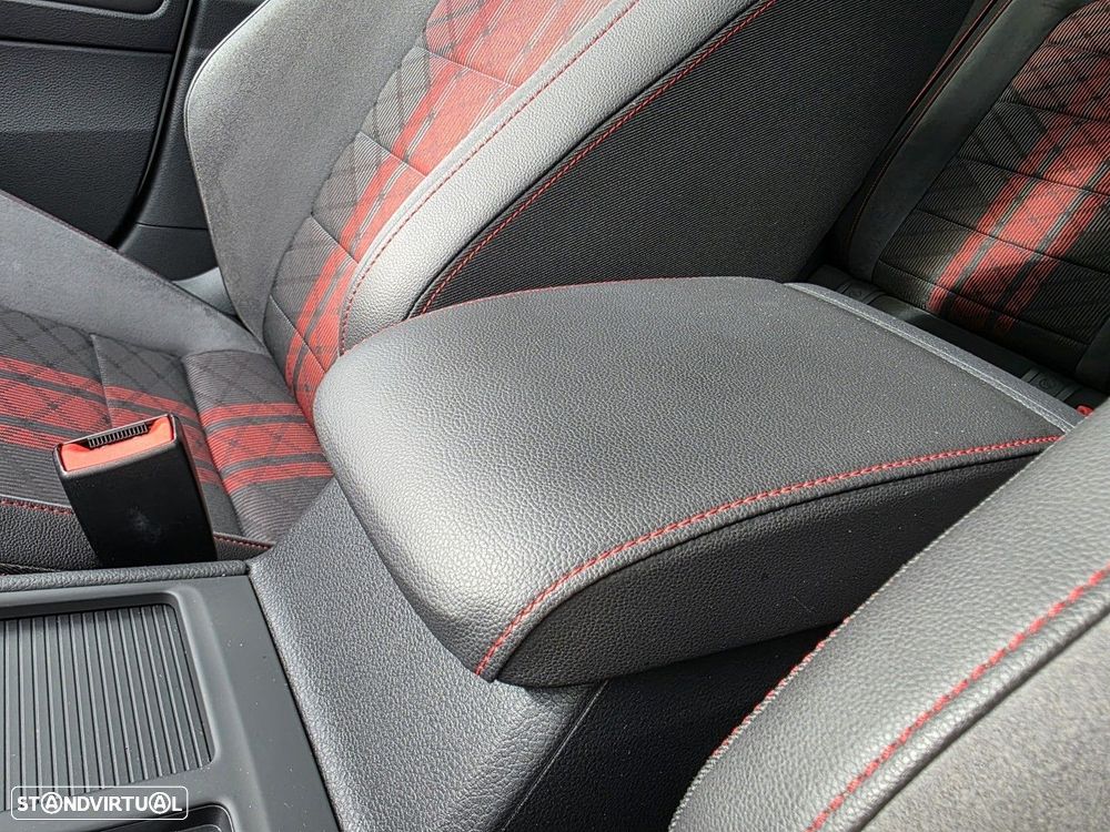 VW Golf 2.0 TSI GTi TCR DSG - 27