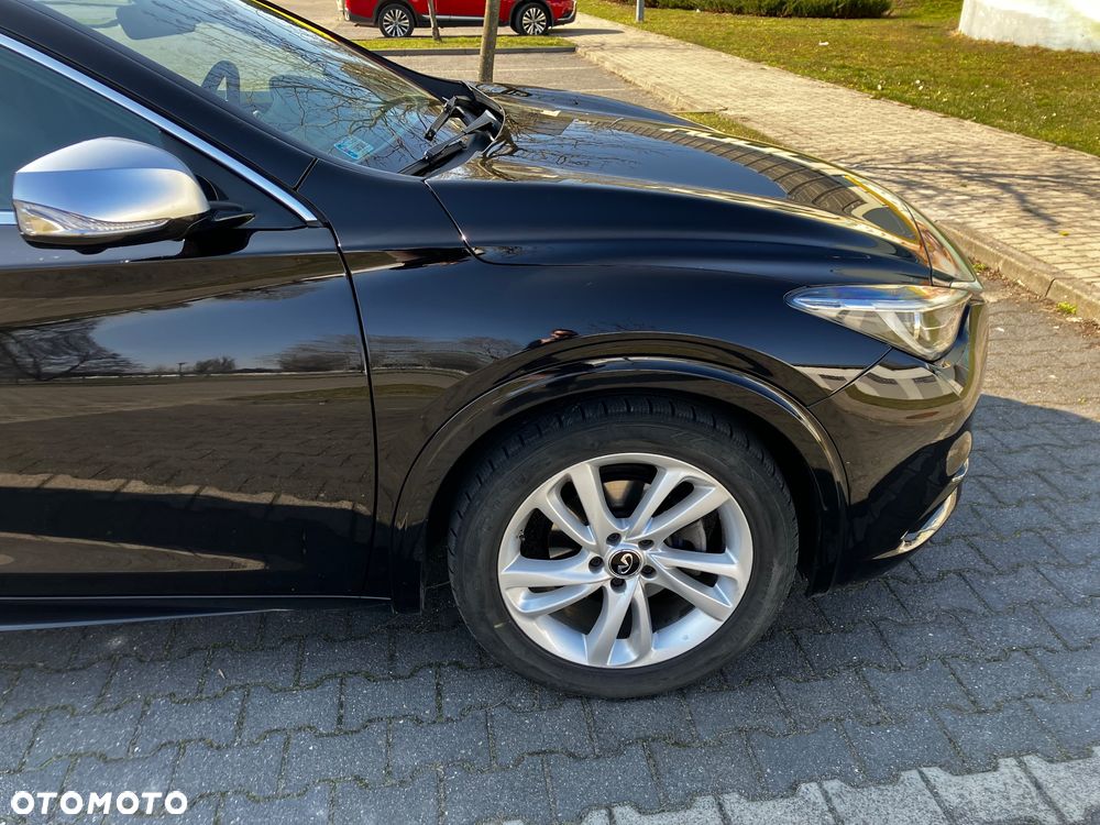 Infiniti Q30 1.5d Premium Tech - 16