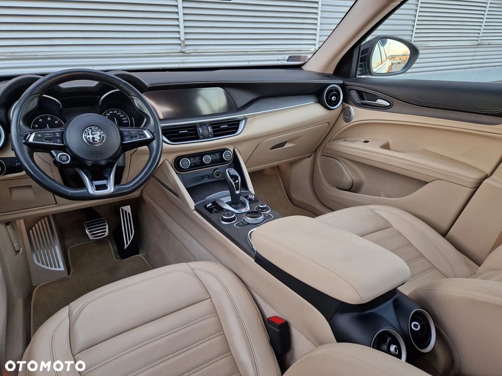Alfa Romeo Stelvio 2.0 Turbo TI Q4 - 31