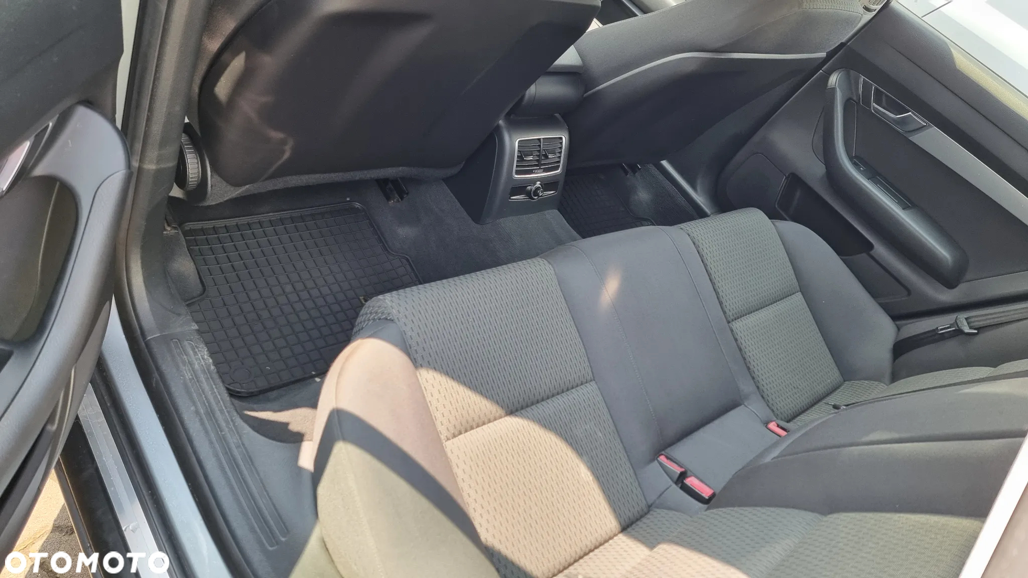 Audi A6 2.0T FSI - 12
