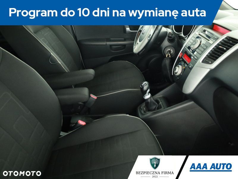 Kia Venga - 9