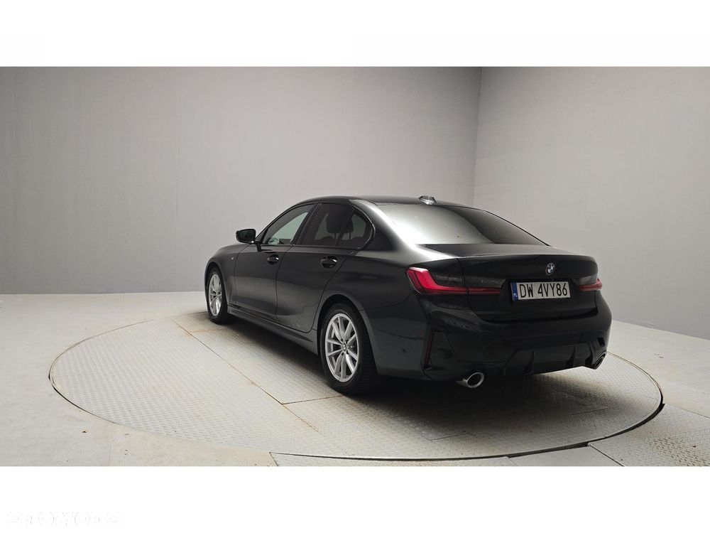 BMW Seria 3 320d xDrive mHEV M Sport - 4