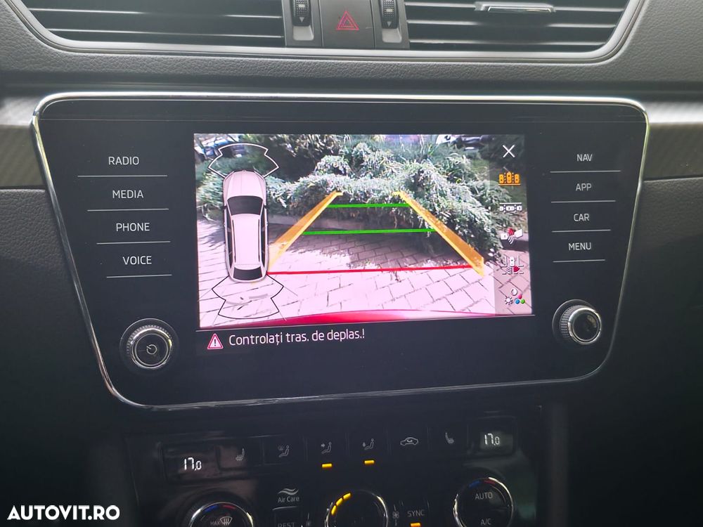 Skoda Superb 2.0 TDI DSG Sportline - 17