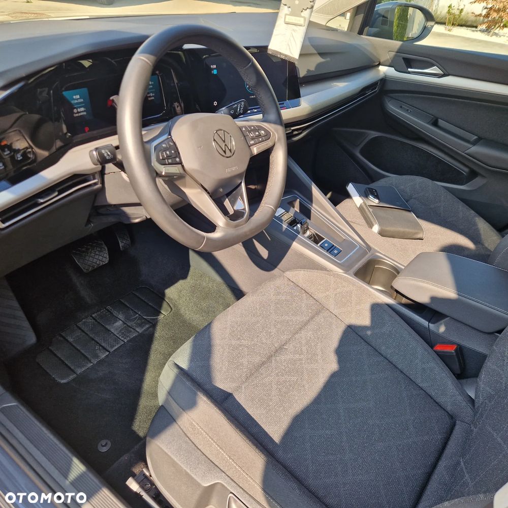Volkswagen Golf - 8