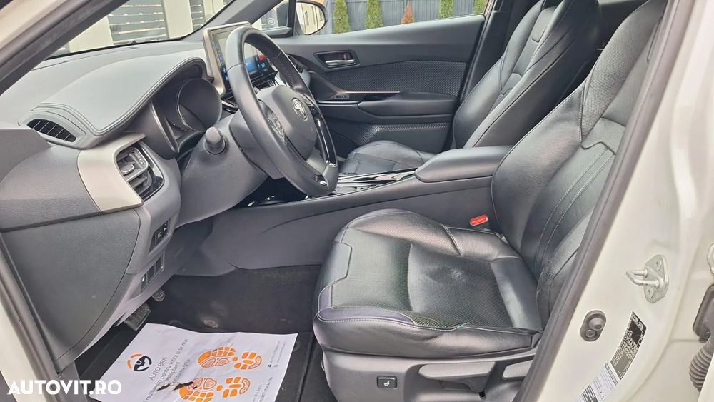 Toyota C-HR Hybrid Style Selection - 9