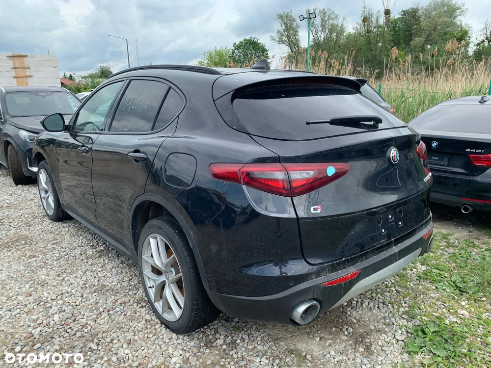 Alfa Romeo Stelvio 2.0 Turbo 16V AT8-Q4 Executive - 6