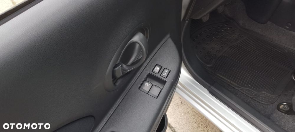Nissan Micra 1.2 Bild der Frau - 18