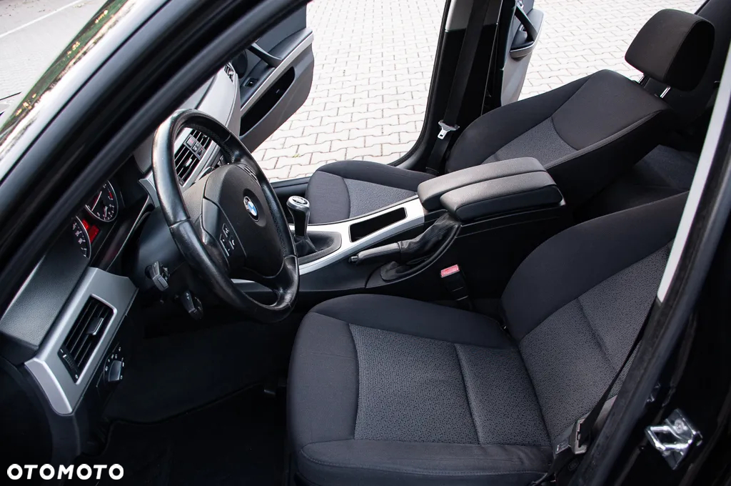 BMW Seria 3 318i Edition Sport - 35