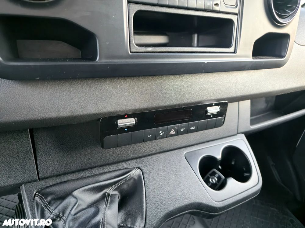 Mercedes-Benz Sprinter - 10