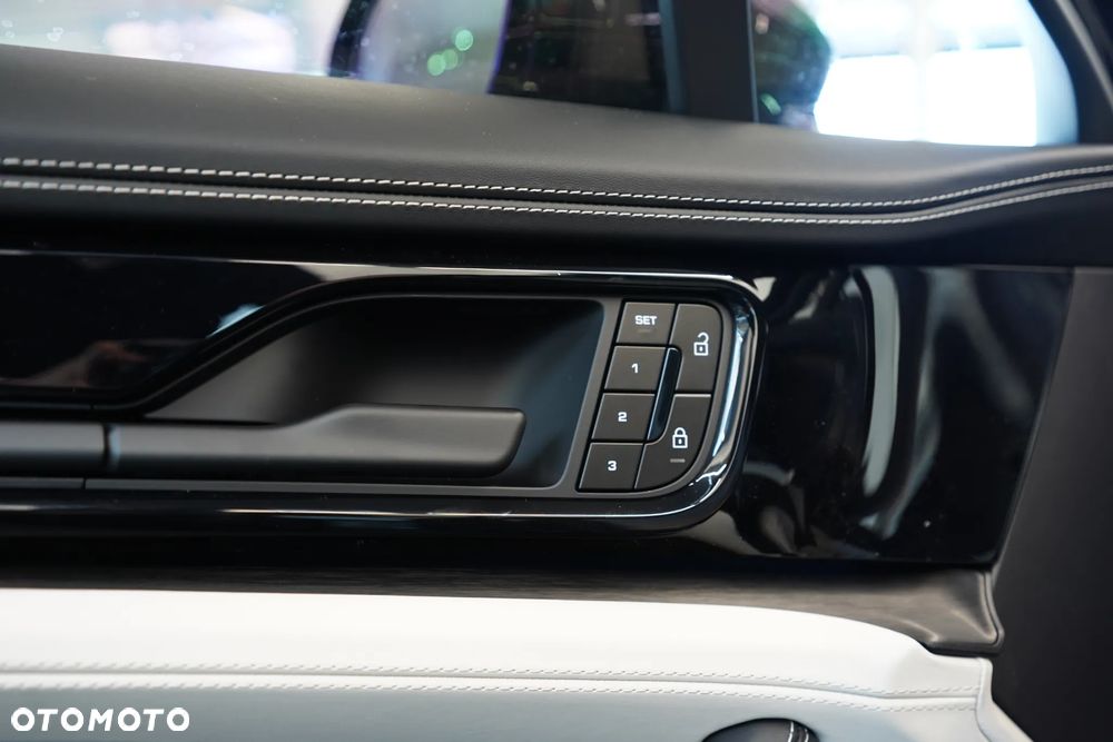 Porsche Panamera - 17