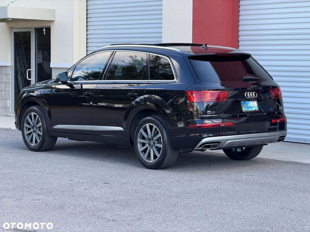 Audi Q7 - 7