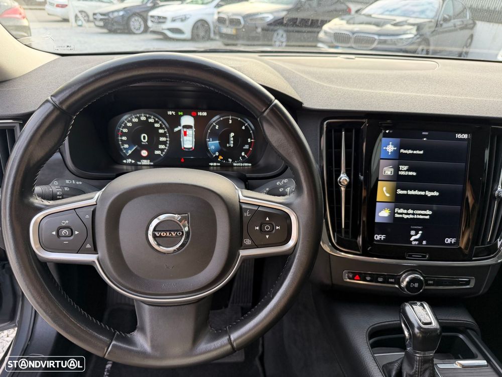 Volvo V90 2.0 D4 Momentum Geartronic - 10