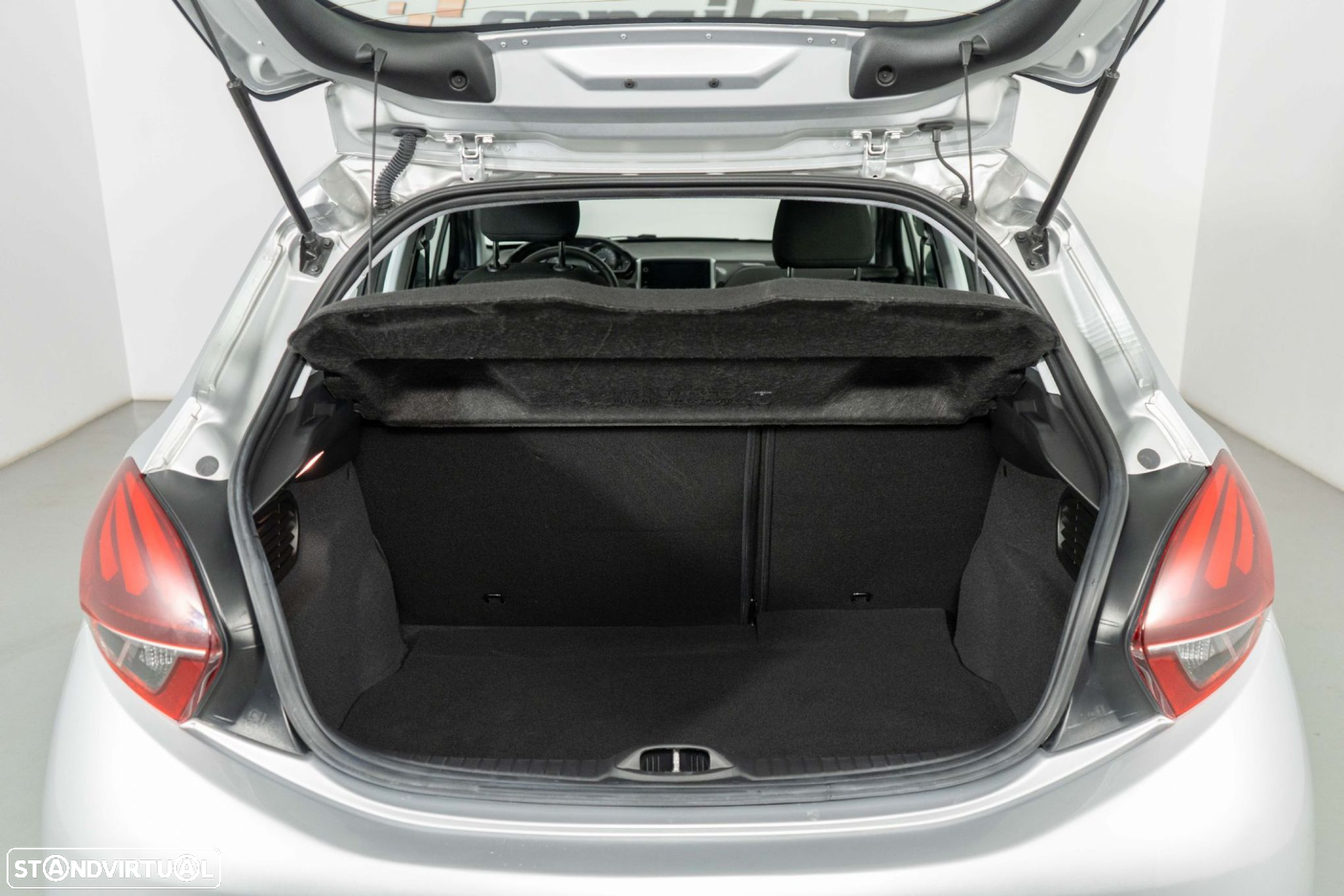 Peugeot 208 1.2 PureTech Active - 12