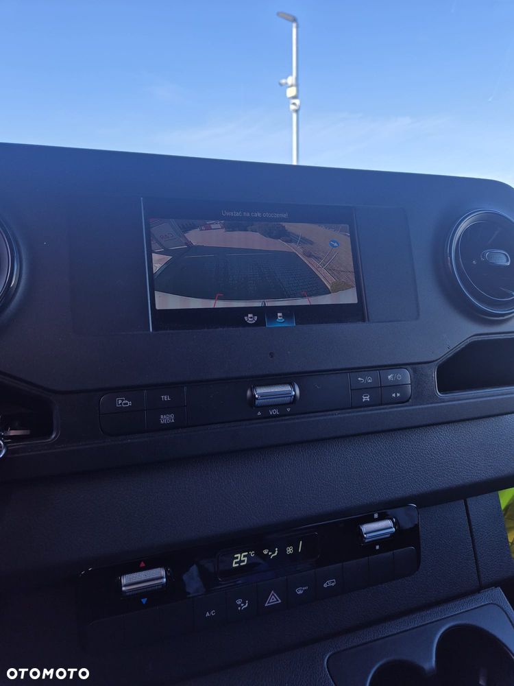 Mercedes-Benz Sprinter - 14