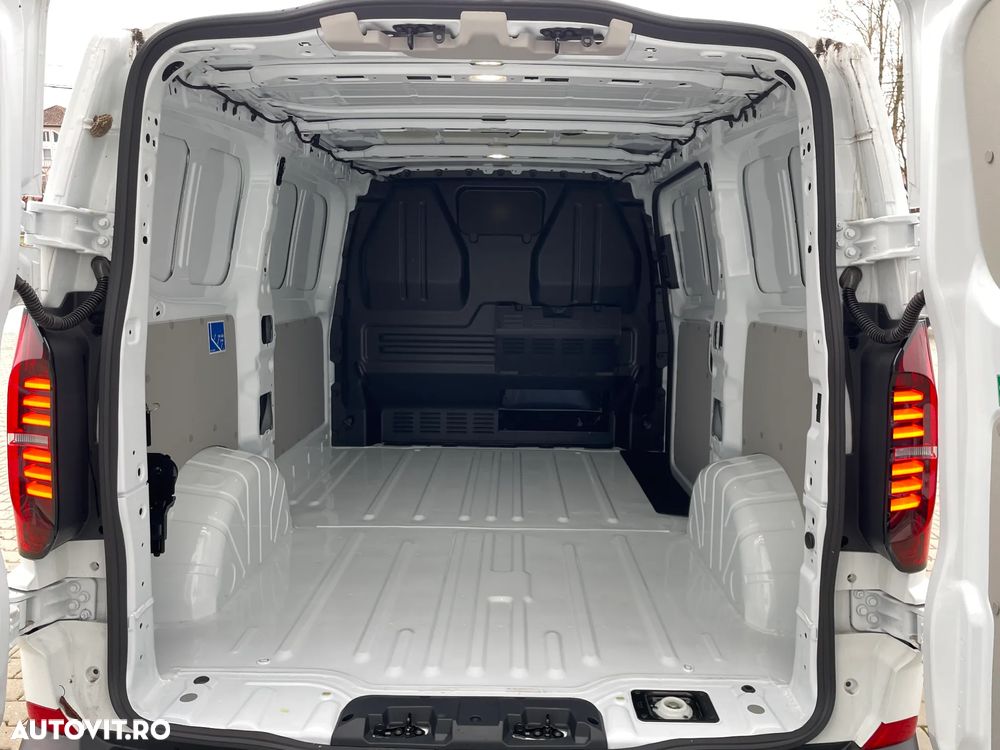 Volkswagen Transporter 2.0 81 kW KR - 12