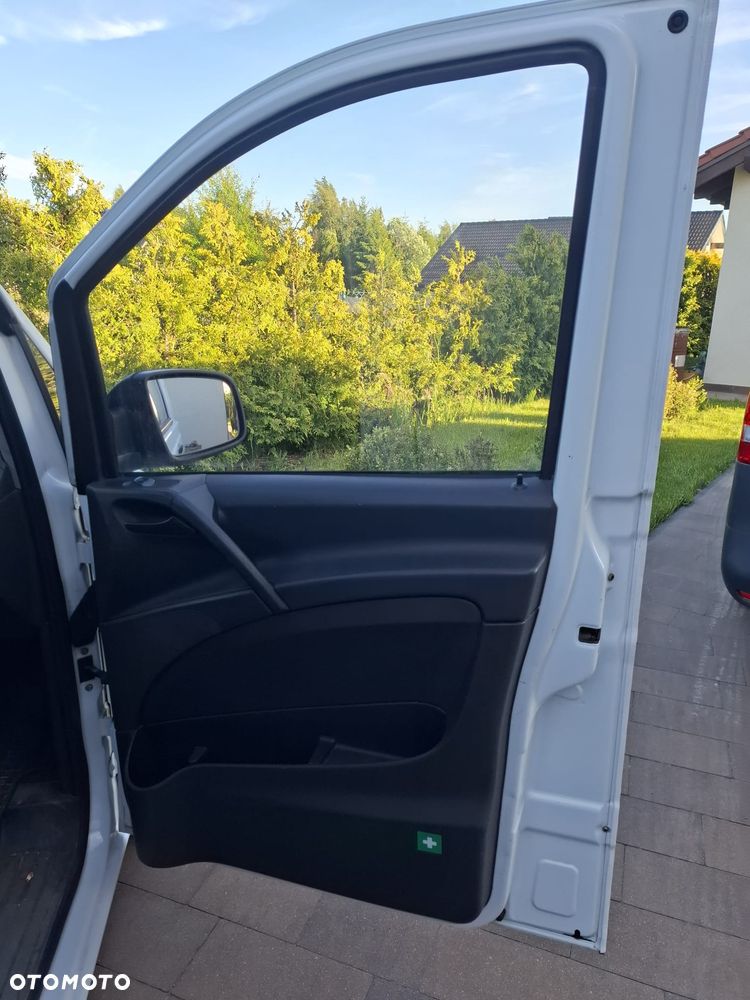 Mercedes-Benz Vito Univan 639.601 - 11