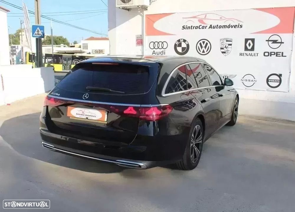 Mercedes-Benz E 220 d Avantgarde - 27
