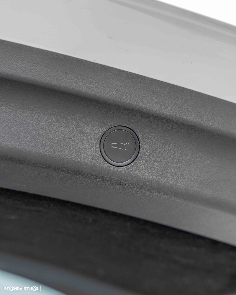 Tesla Model Y Long Range Dual Motor AWD - 30